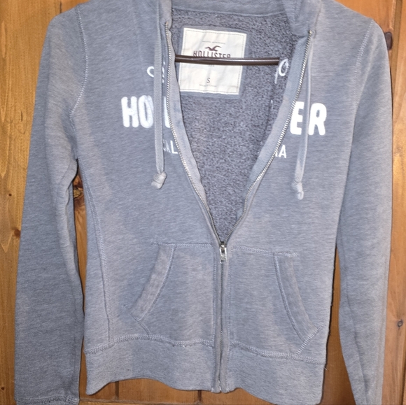 Hollister Gray Women's Hoodie - Picture 2 of 6
